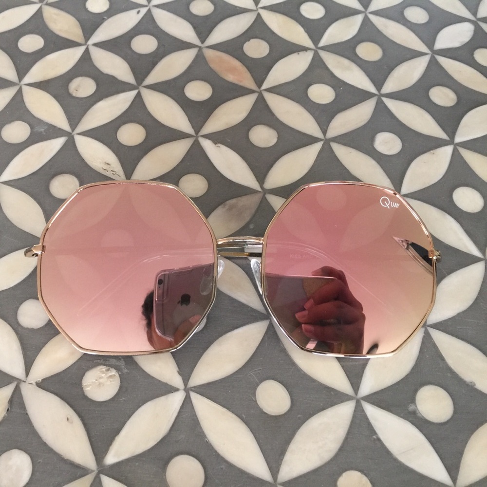 Quay Kiss and Tell Sunnies