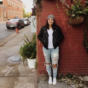 Meet your Posher, Emily