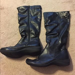 Hush puppy slouchy boots-11W
