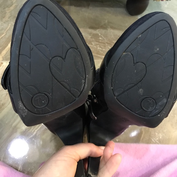 Sexy Black ankle boots, triple buckle Size 7.5 - Picture 5 of 7