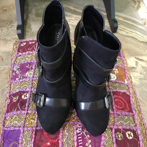 Sexy Black ankle boots, triple buckle Size 7.5 - Picture 6 of 7