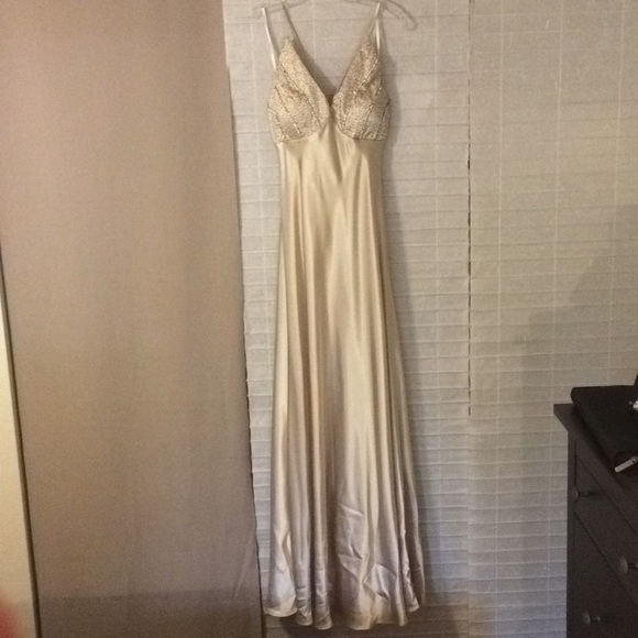 Gold PROM DRESS - Picture 2 of 8