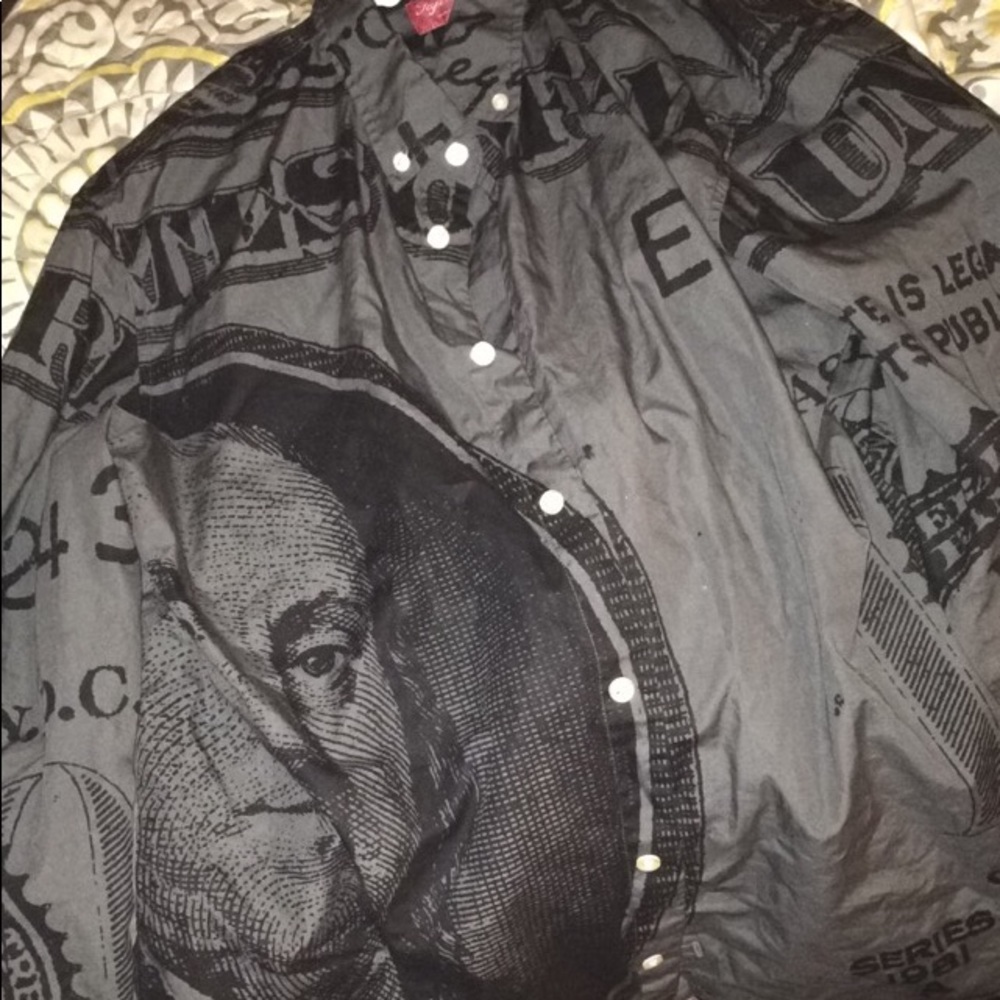 Supreme clothing