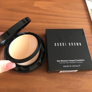 Brand New Bobbi Brown Compact Foundation