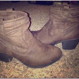 Brown ankle boots