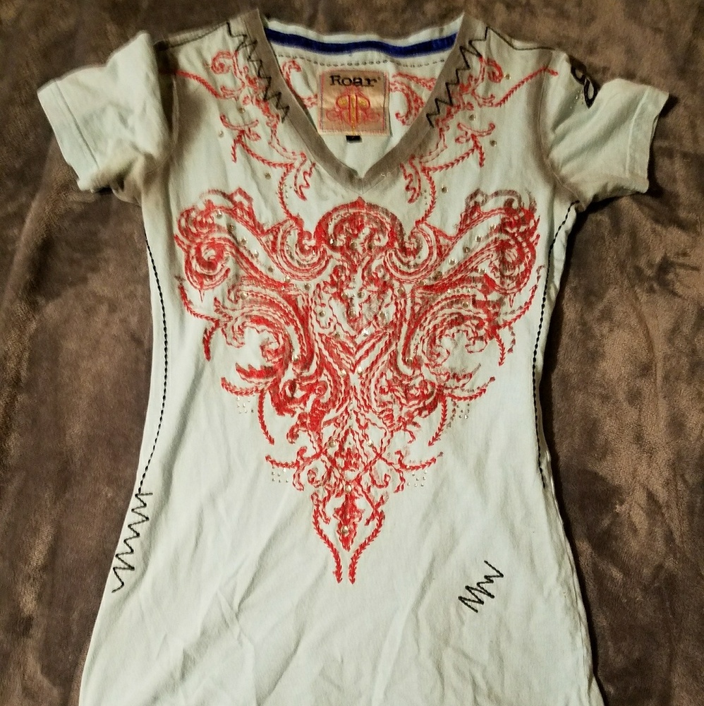 Roar shirt