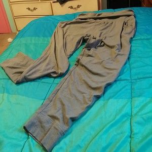 Calia By Carrie Underwood yoga capris