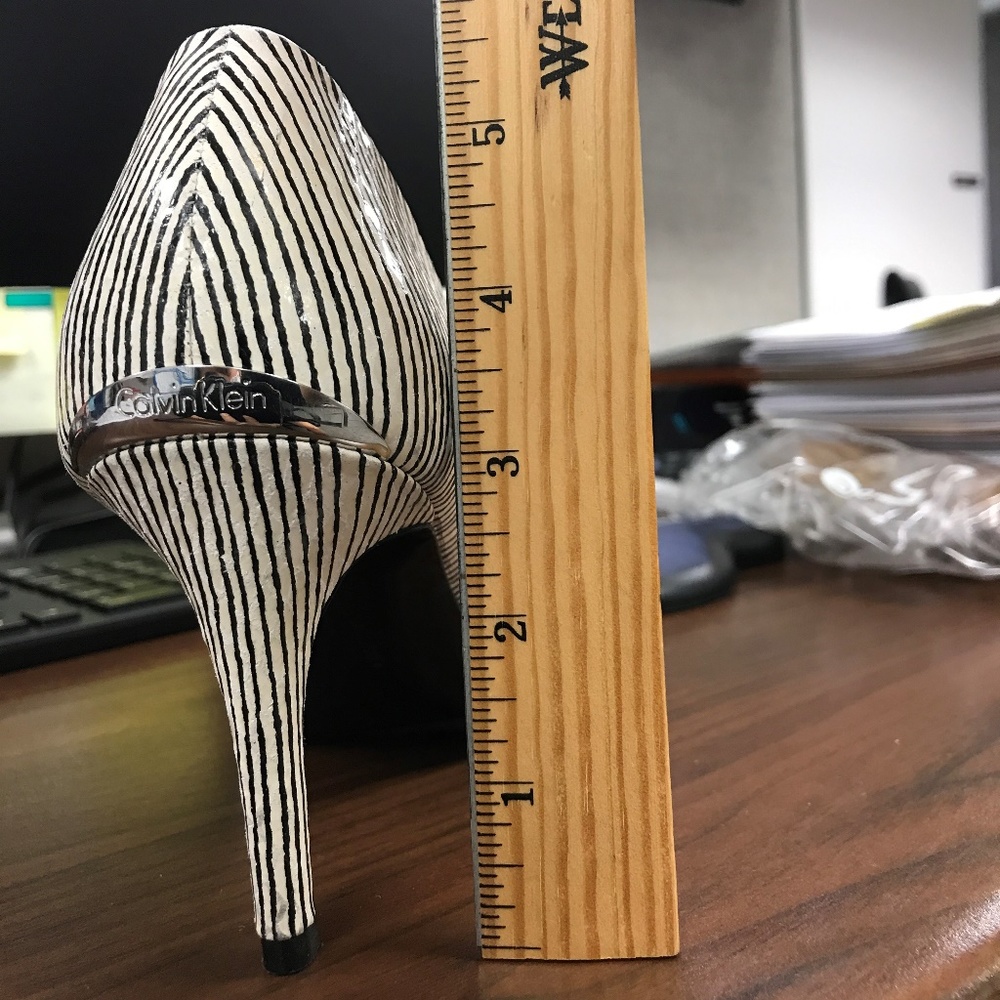 Calvin Klein Gayle Pump Shoes size US 7.5