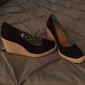 Adorable black and natural wedges