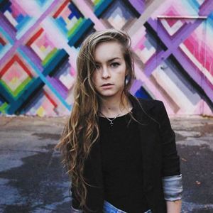 Meet your Posher, Bentina