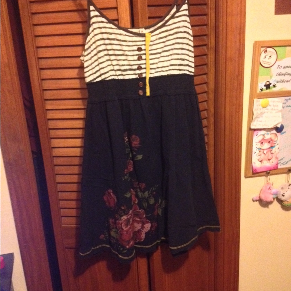 Cute floral summer dress!