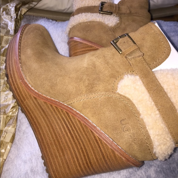 NIB UGG Anais ankle boots sz 8 - Picture 5 of 8
