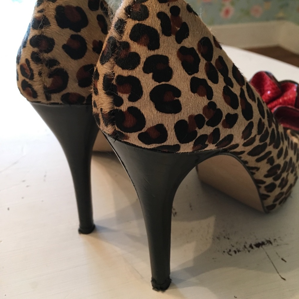 Steve Madden Leopard Print Open Toe Pumps