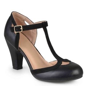 Vintage inspired T-strap black pumps