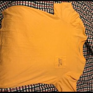 vineyard vines t-shirt