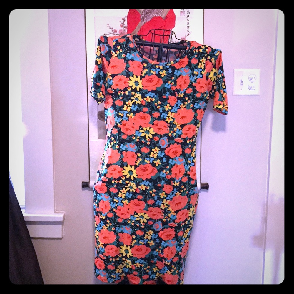 BNWT LuLaRue Julia Ready for fall!