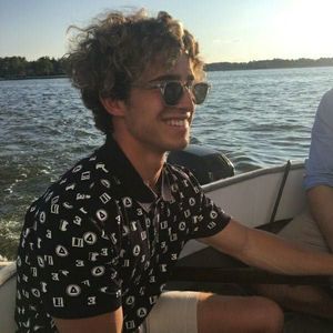 Meet your Posher, Zachary