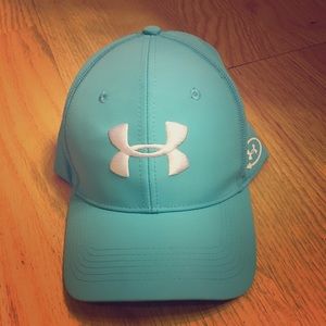 Universal Under Armour golf hat