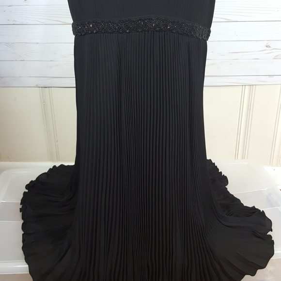 Carolina Herrera Black Formal Silk Dress Size 8 - Picture 4 of 8