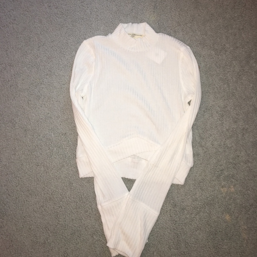 RIBBED TURTLENECK CROP TOP