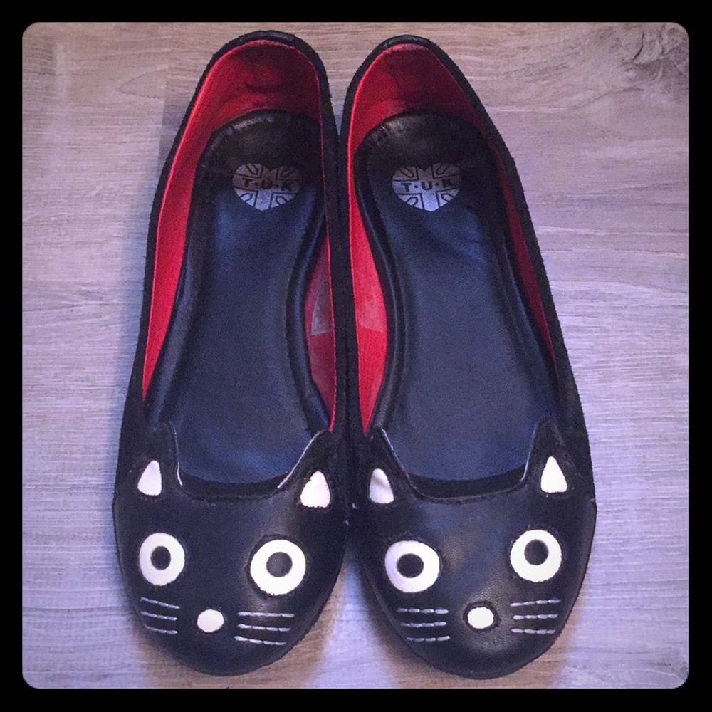 T.U.K all black kitty flats