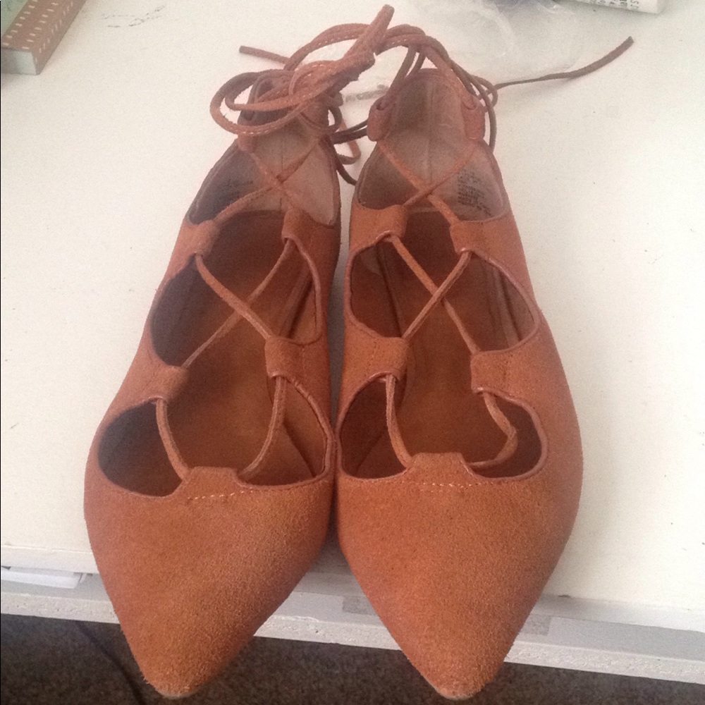 Lace up shoes