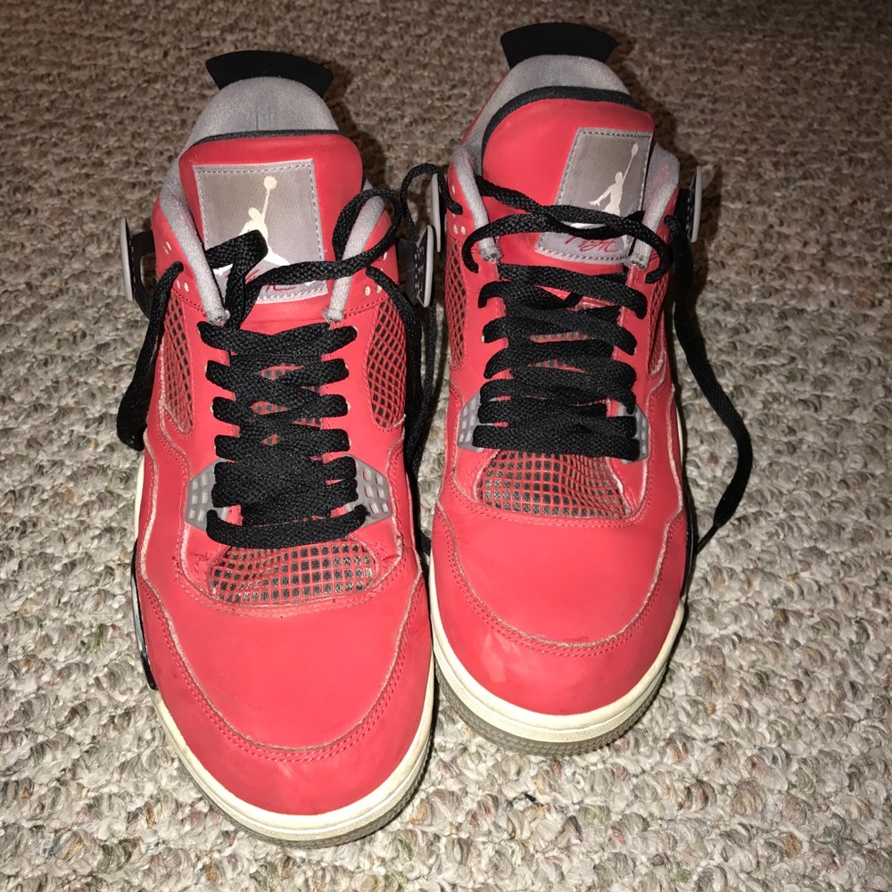 Jordan Toro 4 Bravo