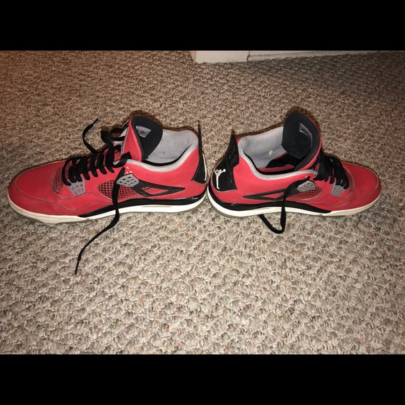 Jordan Toro 4 Bravo - Picture 3 of 4