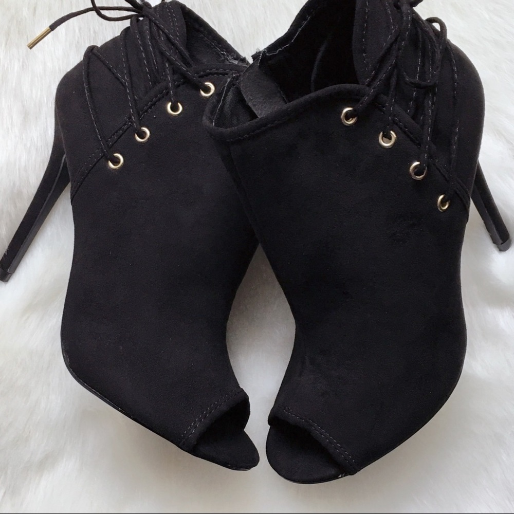SALE‼️ Noemi Lace Up Accent Peep Toe Bootie - Picture 2 of 7