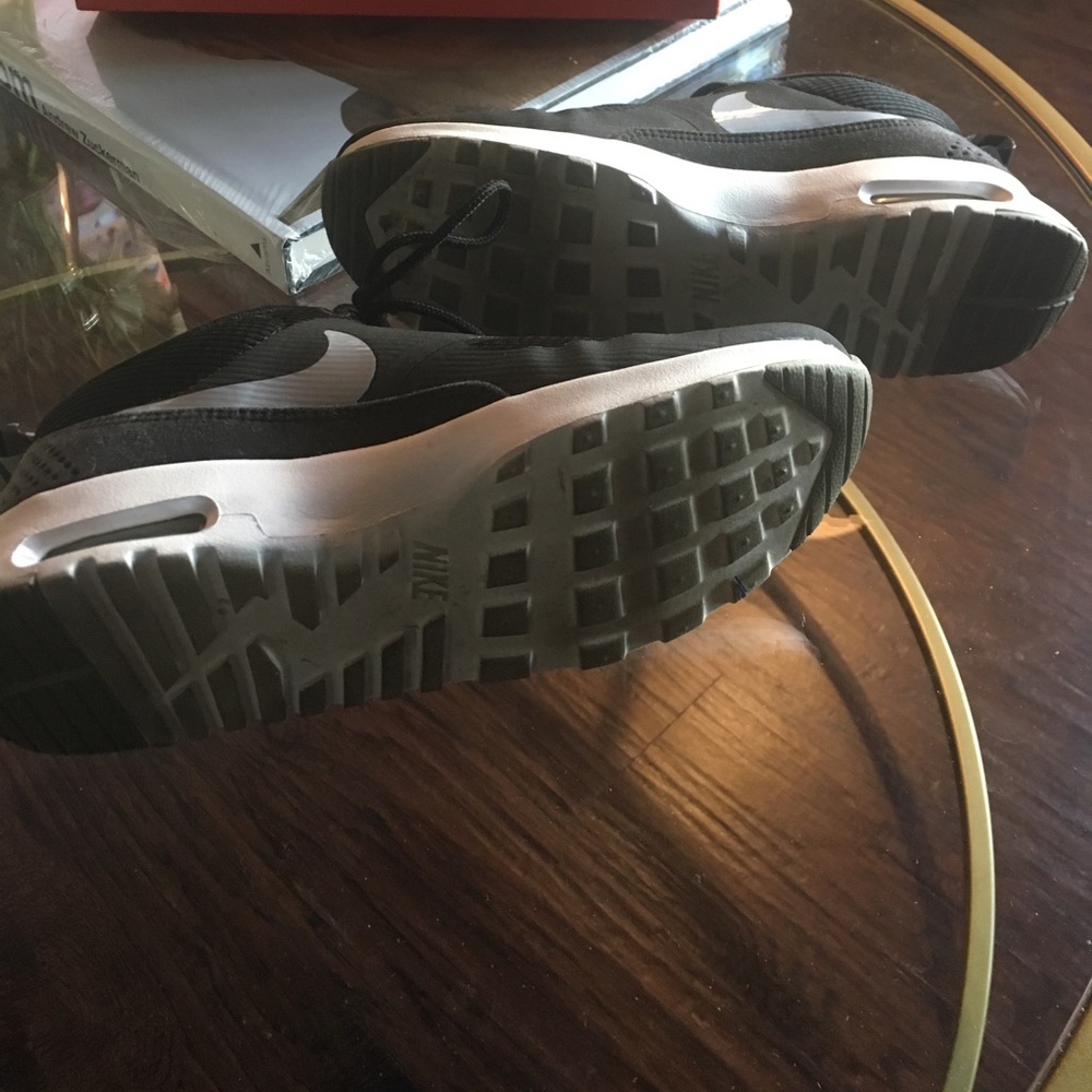 Nike air max Thea black, white, and gray. Size 6 - Picture 6 of 7