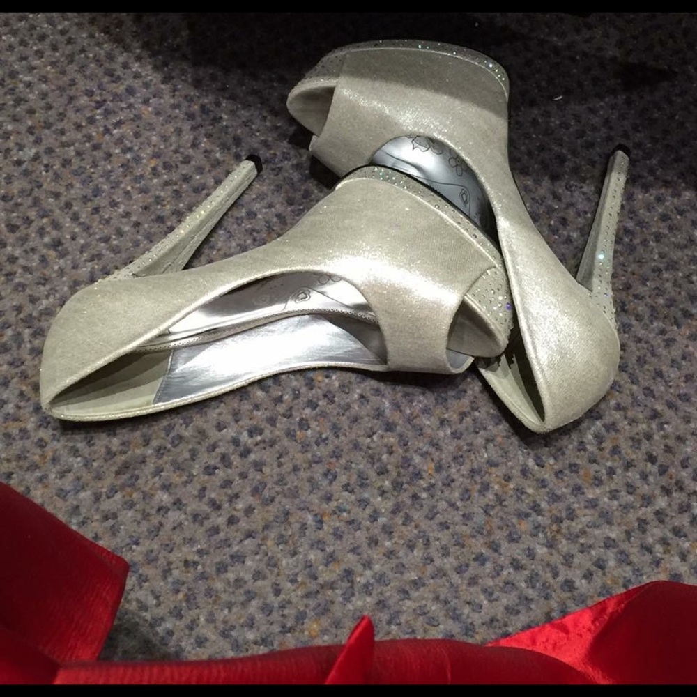 Stiletto silver and stones