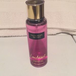 Victoria's Secret Love Addict Fragrance Mist