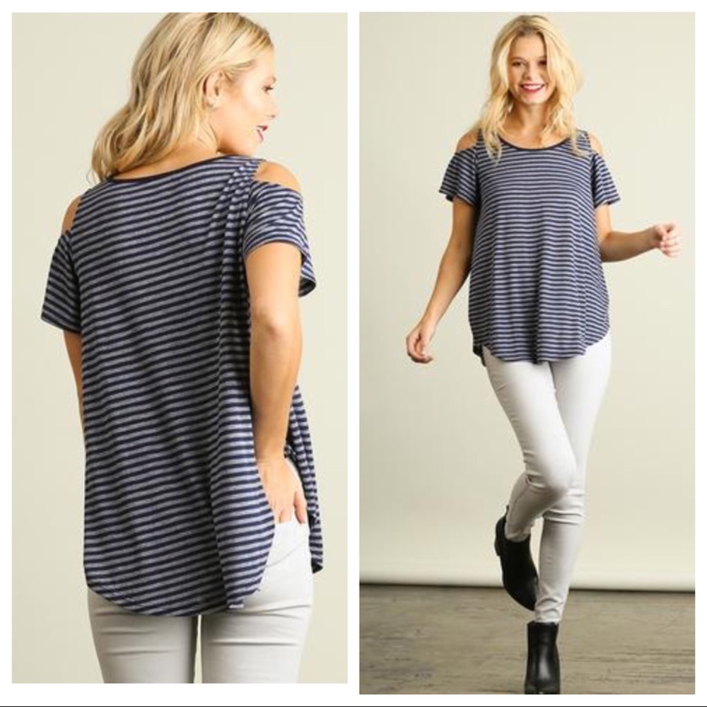 ✨Umgee Peep Shoulder Tee