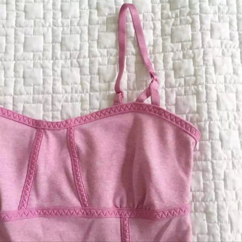 Lululemon tank size 4!