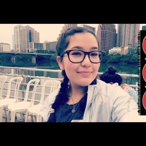 Meet your Posher, Gloria