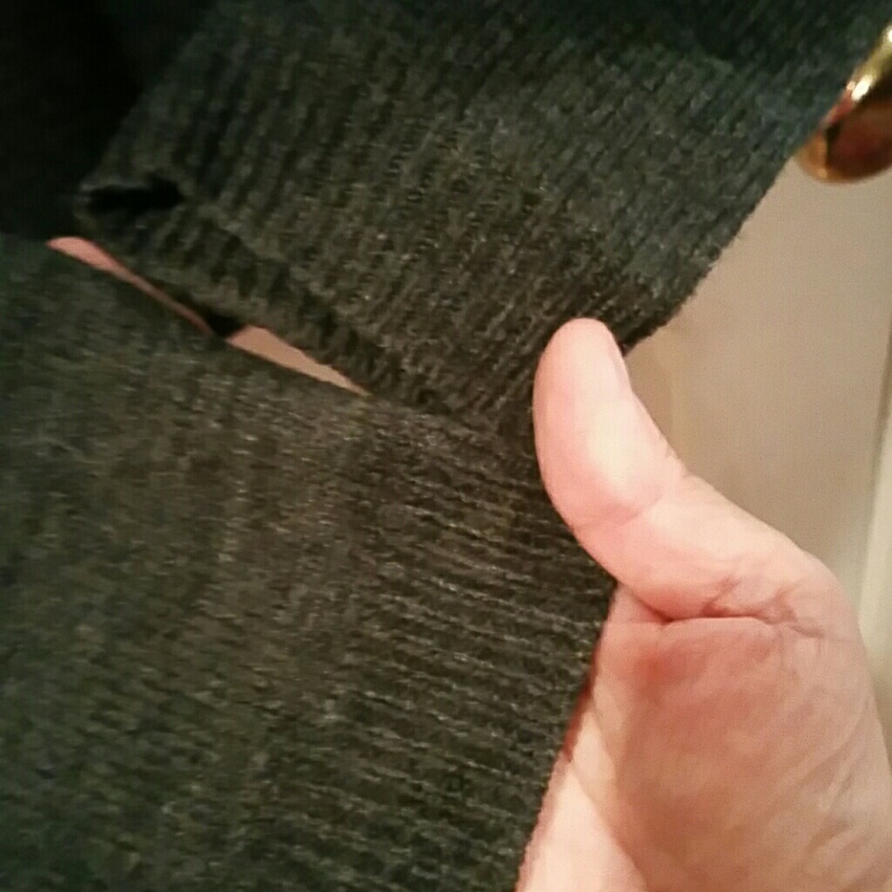 Sweater - Picture 4 of 6