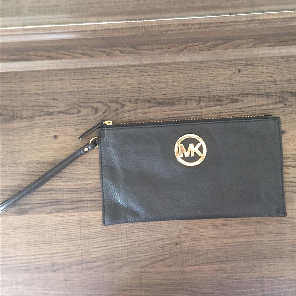 MK wristlet
