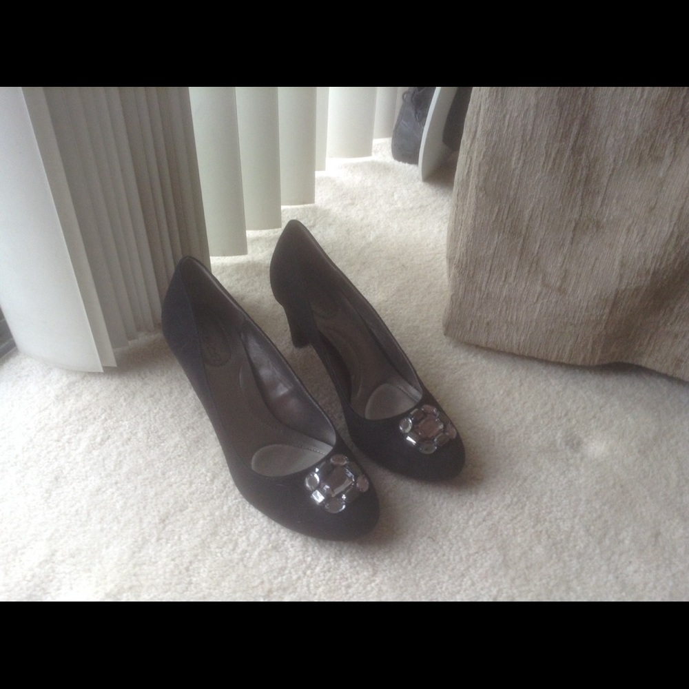 Bandolino Black Jewel Heels