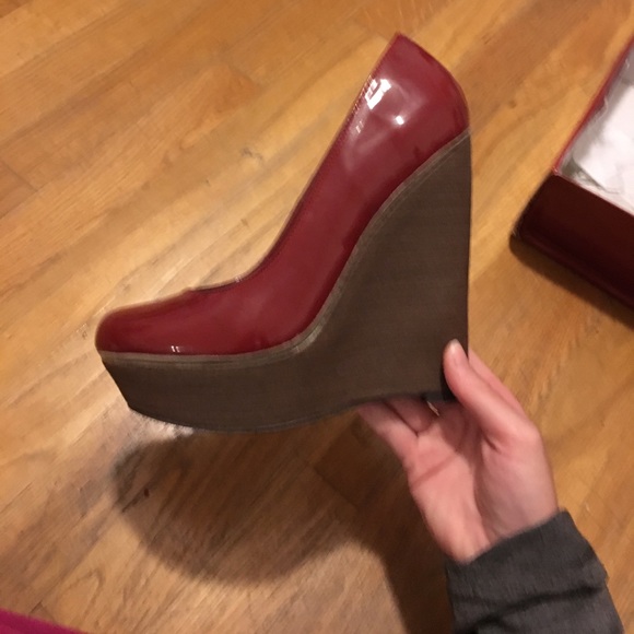 Red Wedges - Picture 2 of 2