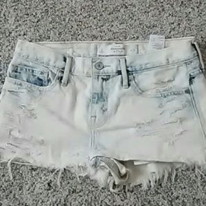 HIGH WAISTED A&F SHORTS