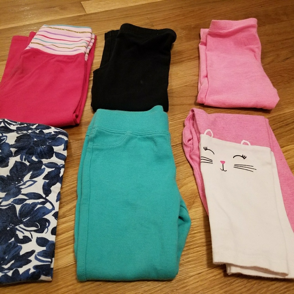 Bunch of 2t pants.👖👖