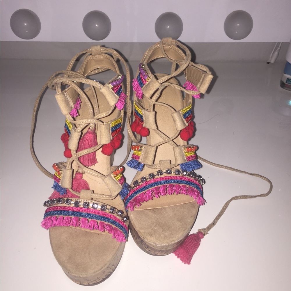 Tassel/Pom Pom Wedges