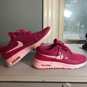 Air Max Thea! Worn once!!