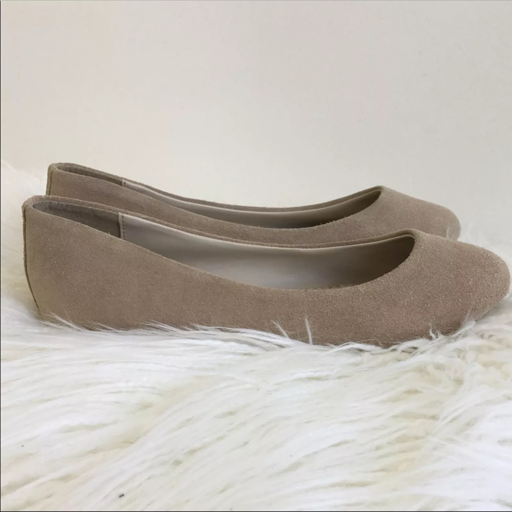 BDG suede flats