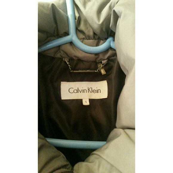 Grey Calvin Klein puffer coat with belted waist - Picture 3 of 3