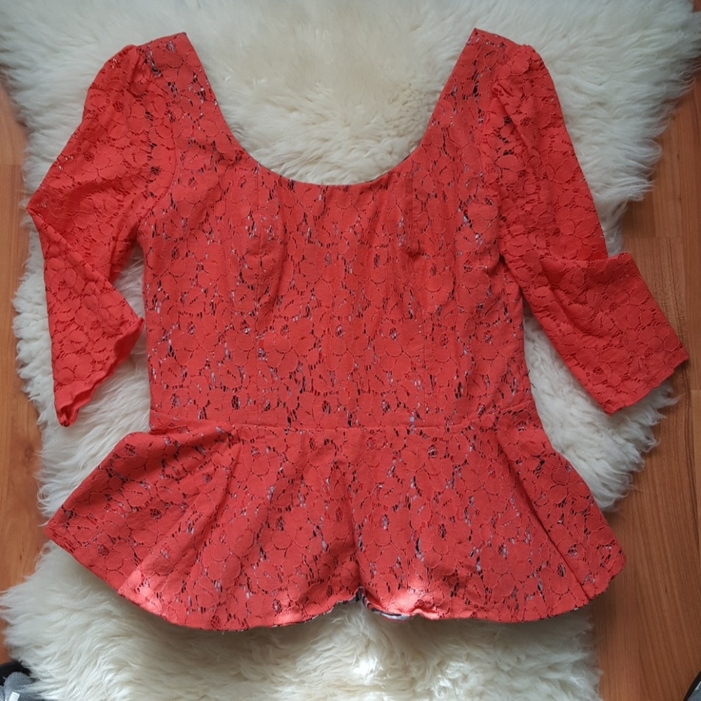 Lacy 3/4 sleeve coral top