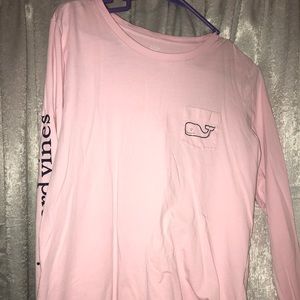 Light pink vineyard vines long sleeve t-shirt