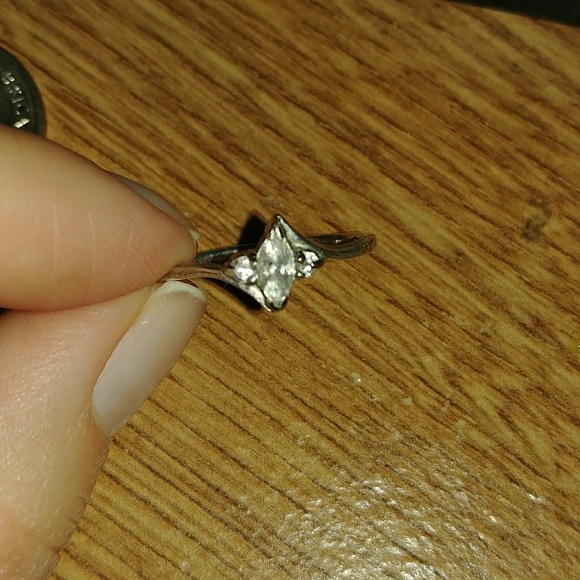 Sterling sliver ring - Picture 1 of 2