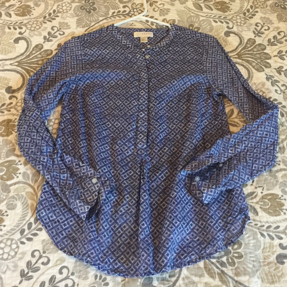 Blue pattern tunic top