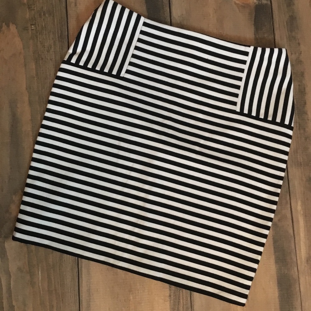 Striped mini skirt